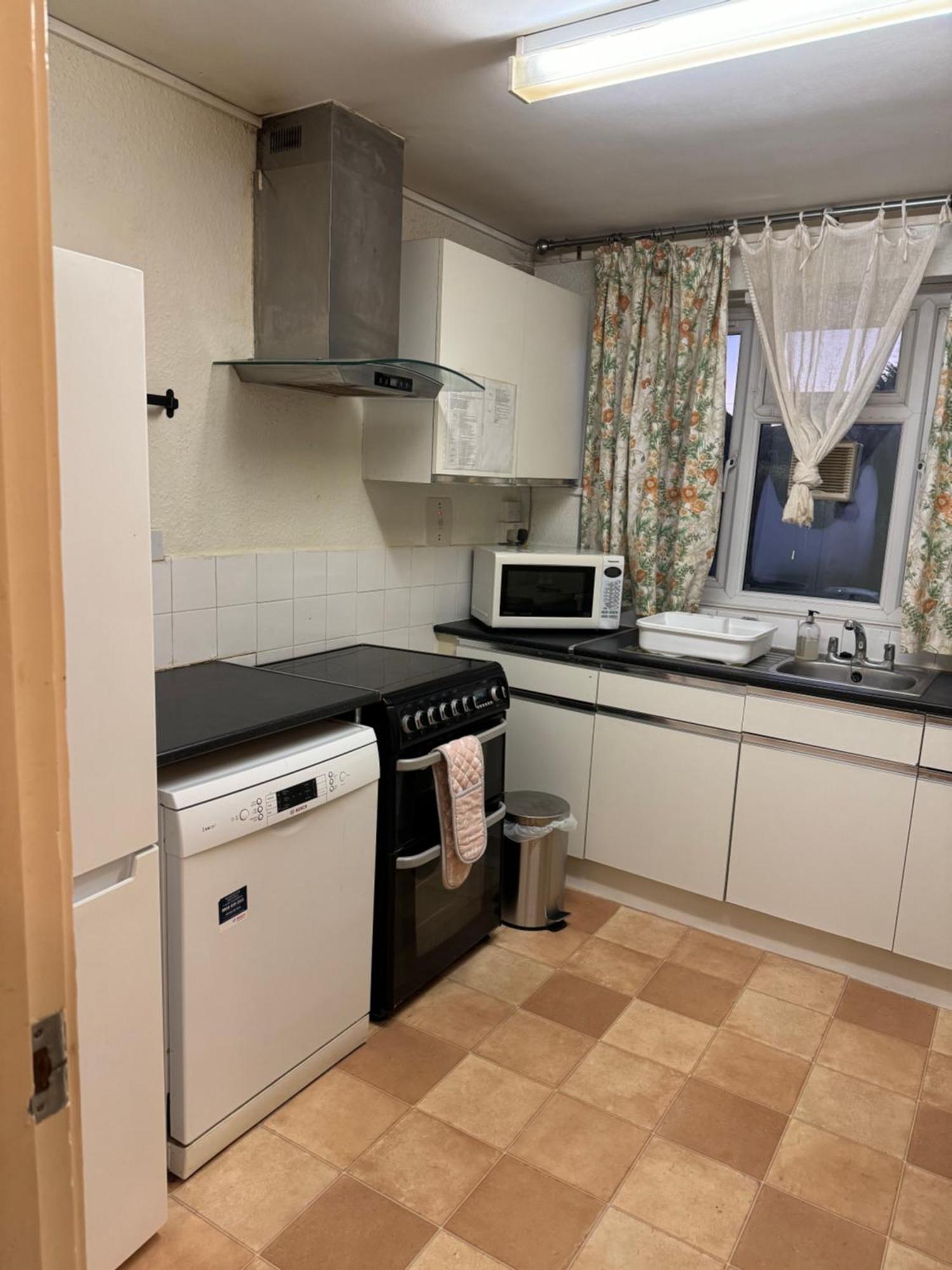 Lovely One Bed Apartment To Rent London Eksteriør bilde